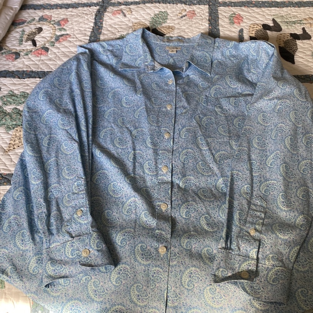 L. L. Bean wrinkle resist long sleeved paisley shirt blue and purple paisley